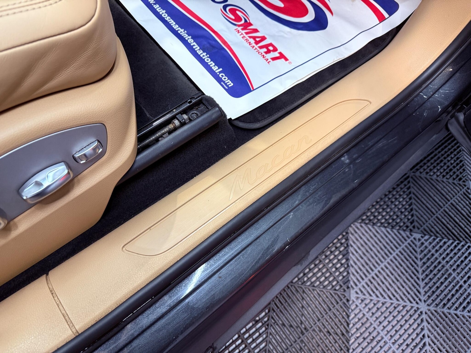 Used Porsche Macan 2017 for sale - 77351671: Photo 69