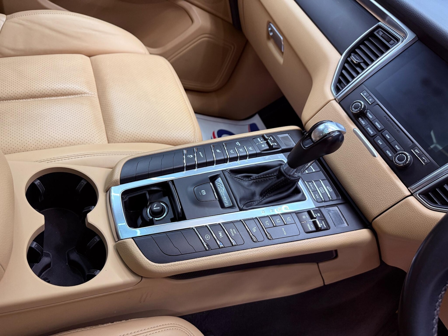 Used Porsche Macan 2017 for sale - 77351671: Photo 71