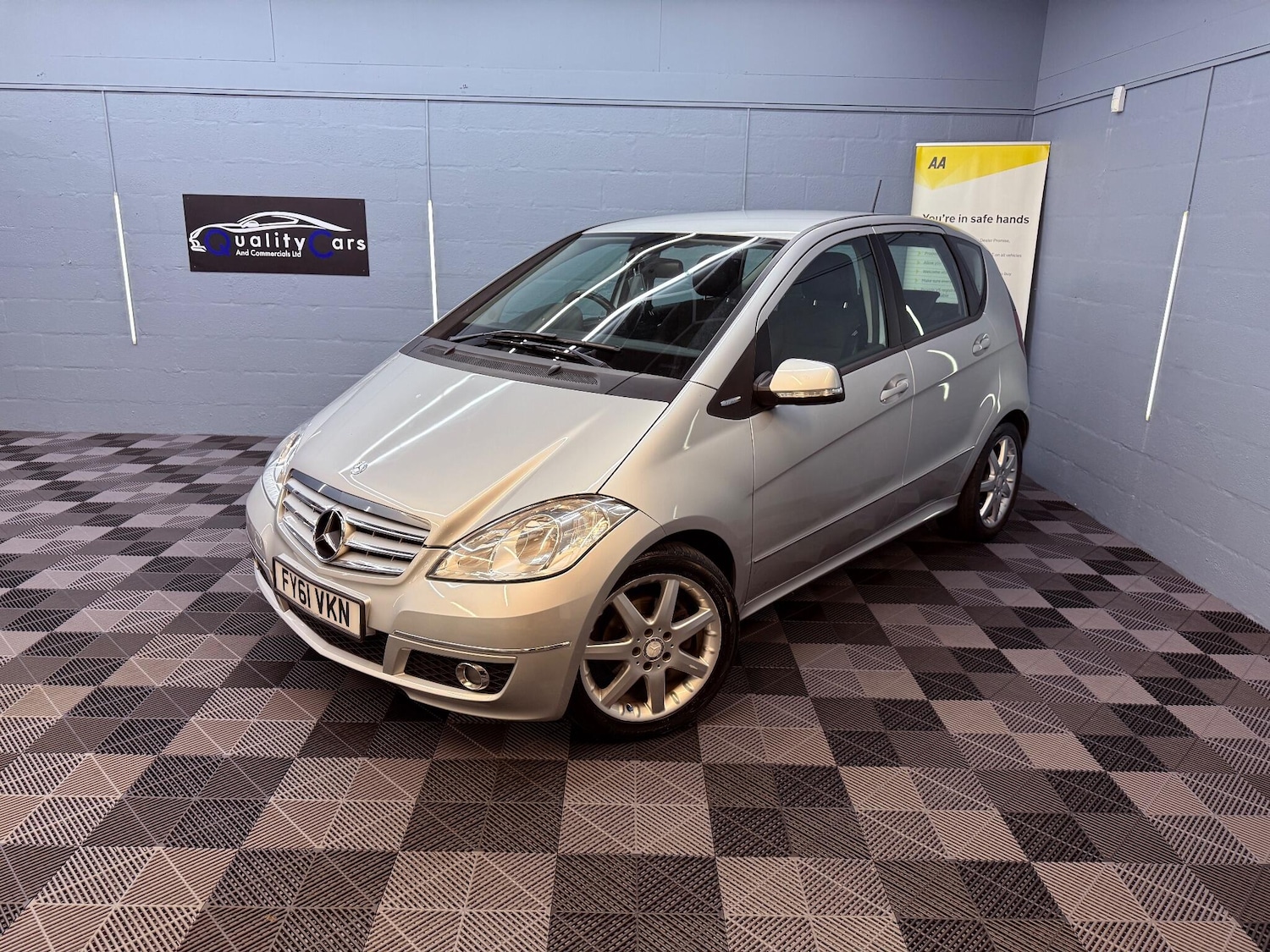 Used Mercedes-Benz A-Class 2011 for sale - 76952341: Photo 2