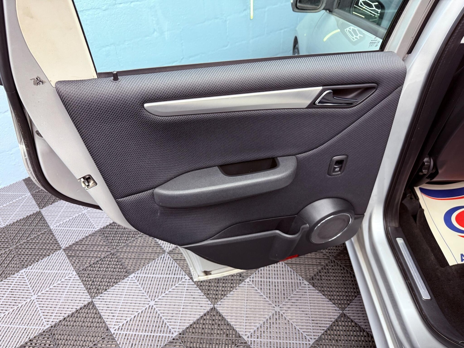 Used Mercedes-Benz A-Class 2011 for sale - 76952341: Photo 23