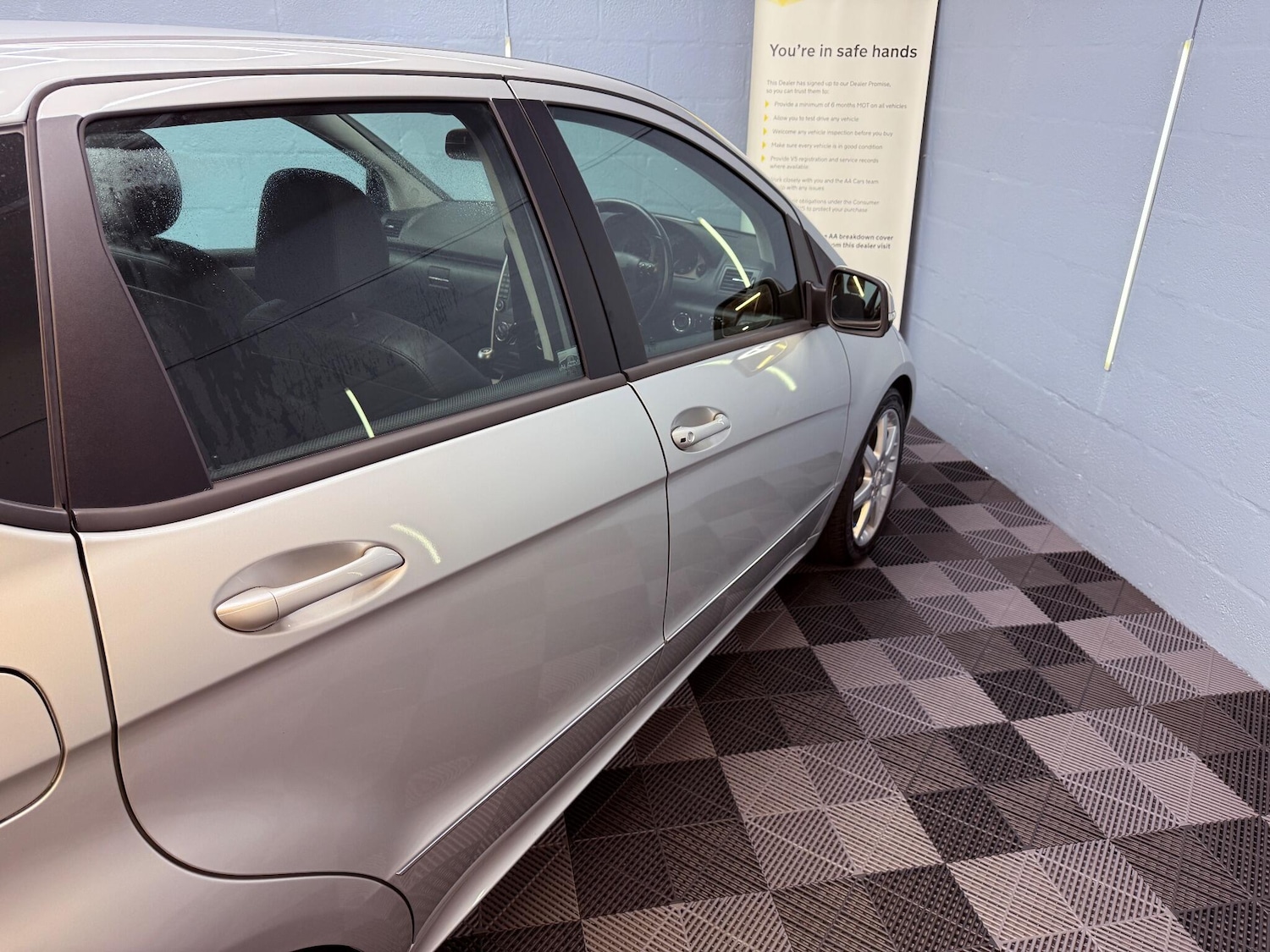 Used Mercedes-Benz A-Class 2011 for sale - 76952341: Photo 34