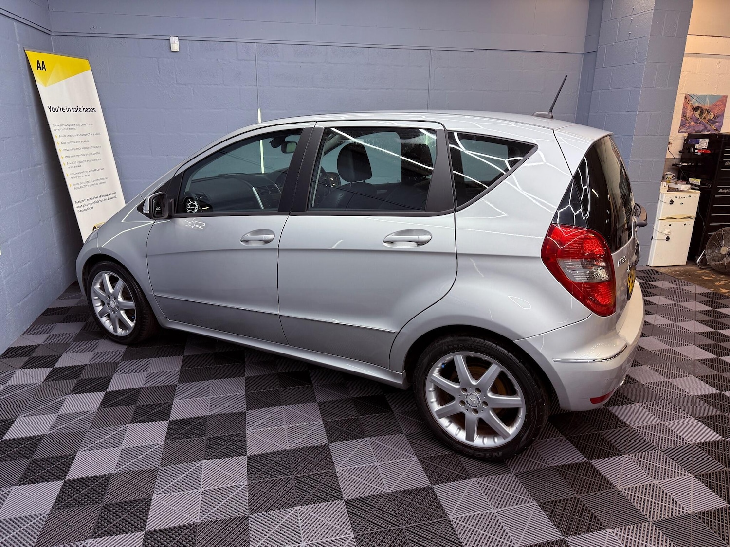 Used Mercedes-Benz A-Class 2011 for sale - 76952341: Photo 41