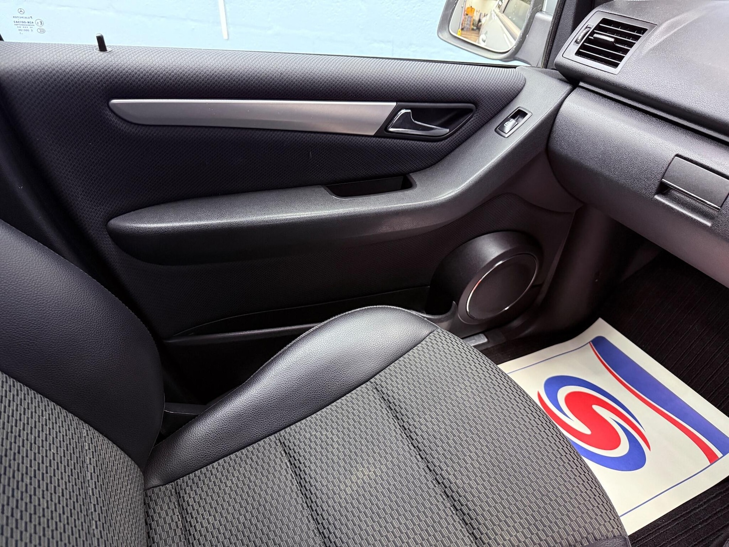 Used Mercedes-Benz A-Class 2011 for sale - 76952341: Photo 8