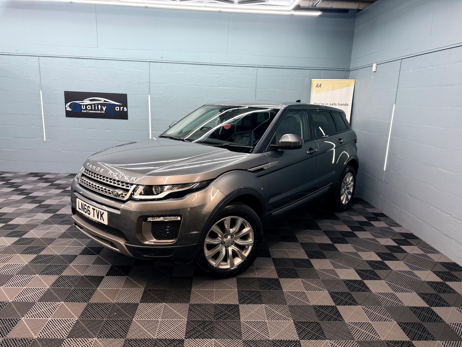 Used Land Rover Range Rover Evoque 2016 for sale - 76671671: Photo 2