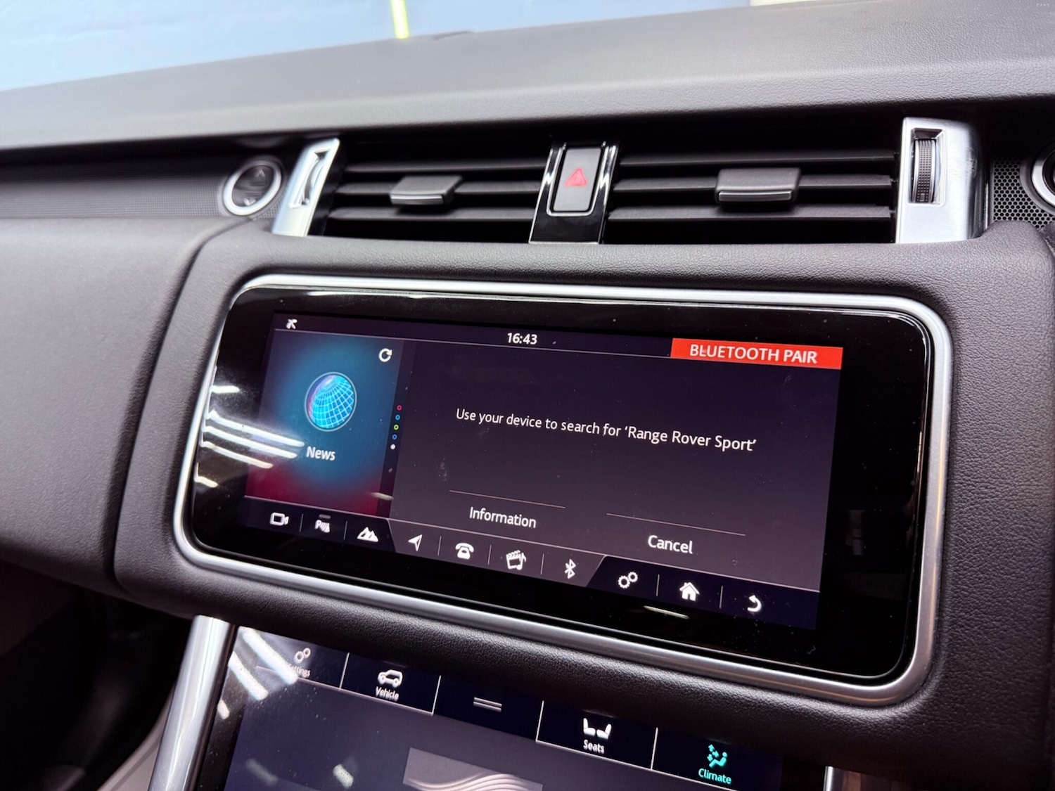 Used Land Rover Range Rover Sport 2018 for sale - 77230524: Photo 15