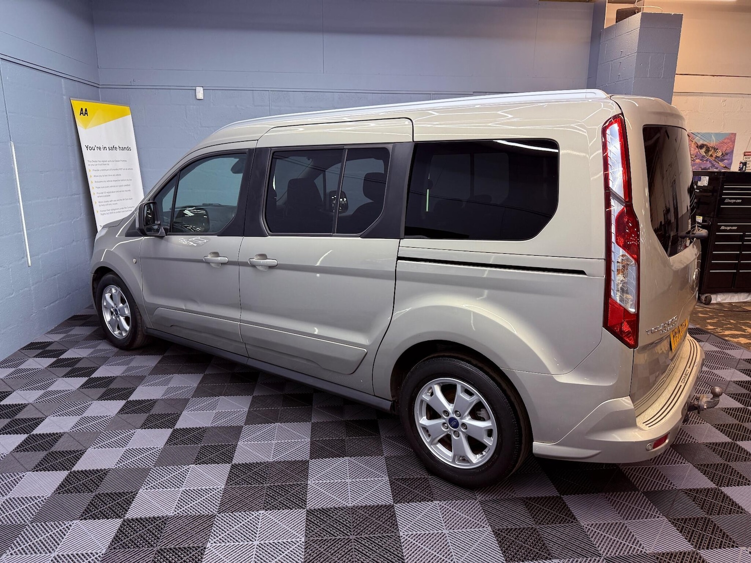 Used Ford Grand Tourneo Connect 2014 for sale - 76671621: Photo 5