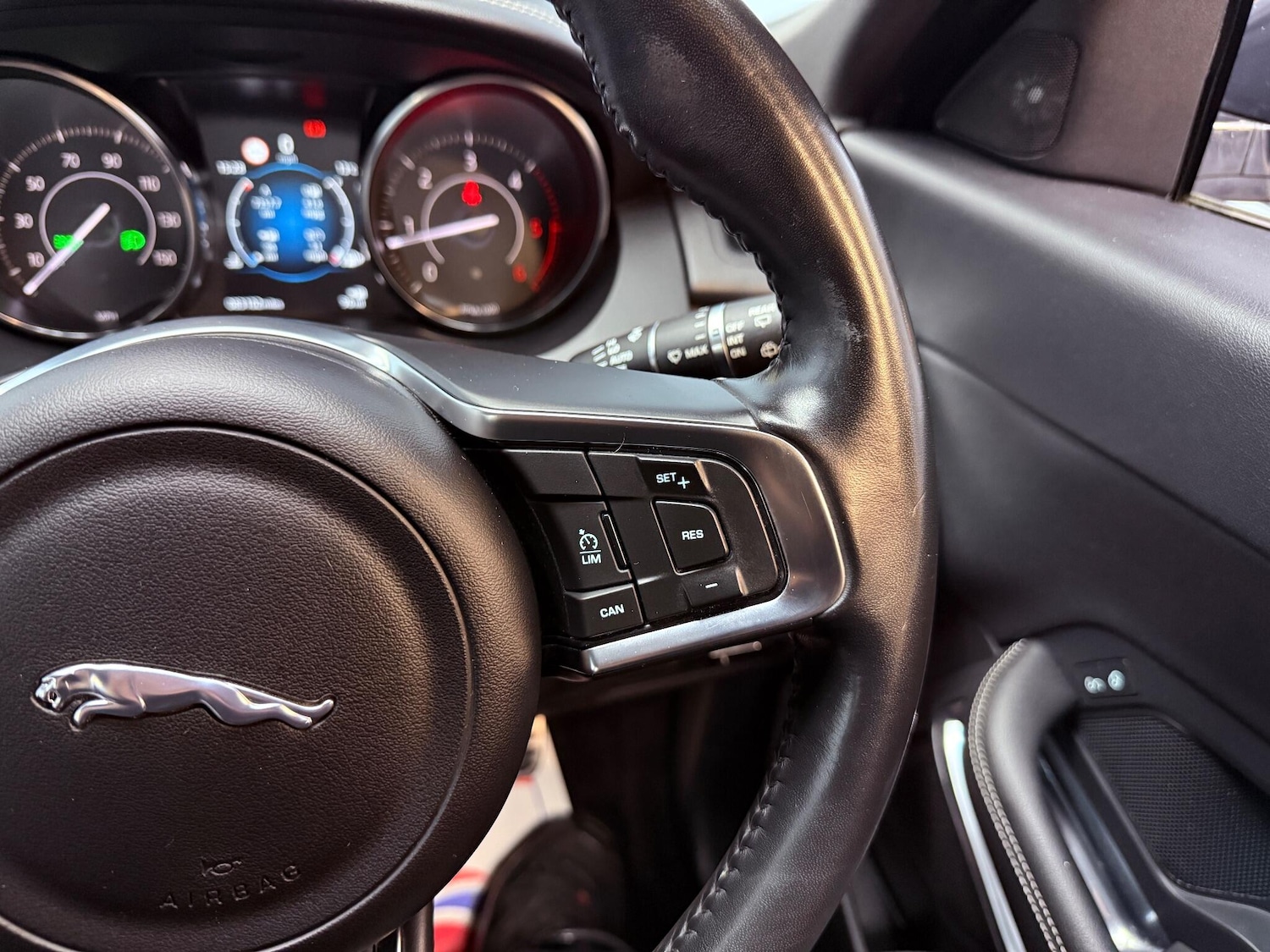 Used Jaguar E-Pace 2019 for sale - 76926960: Photo 21