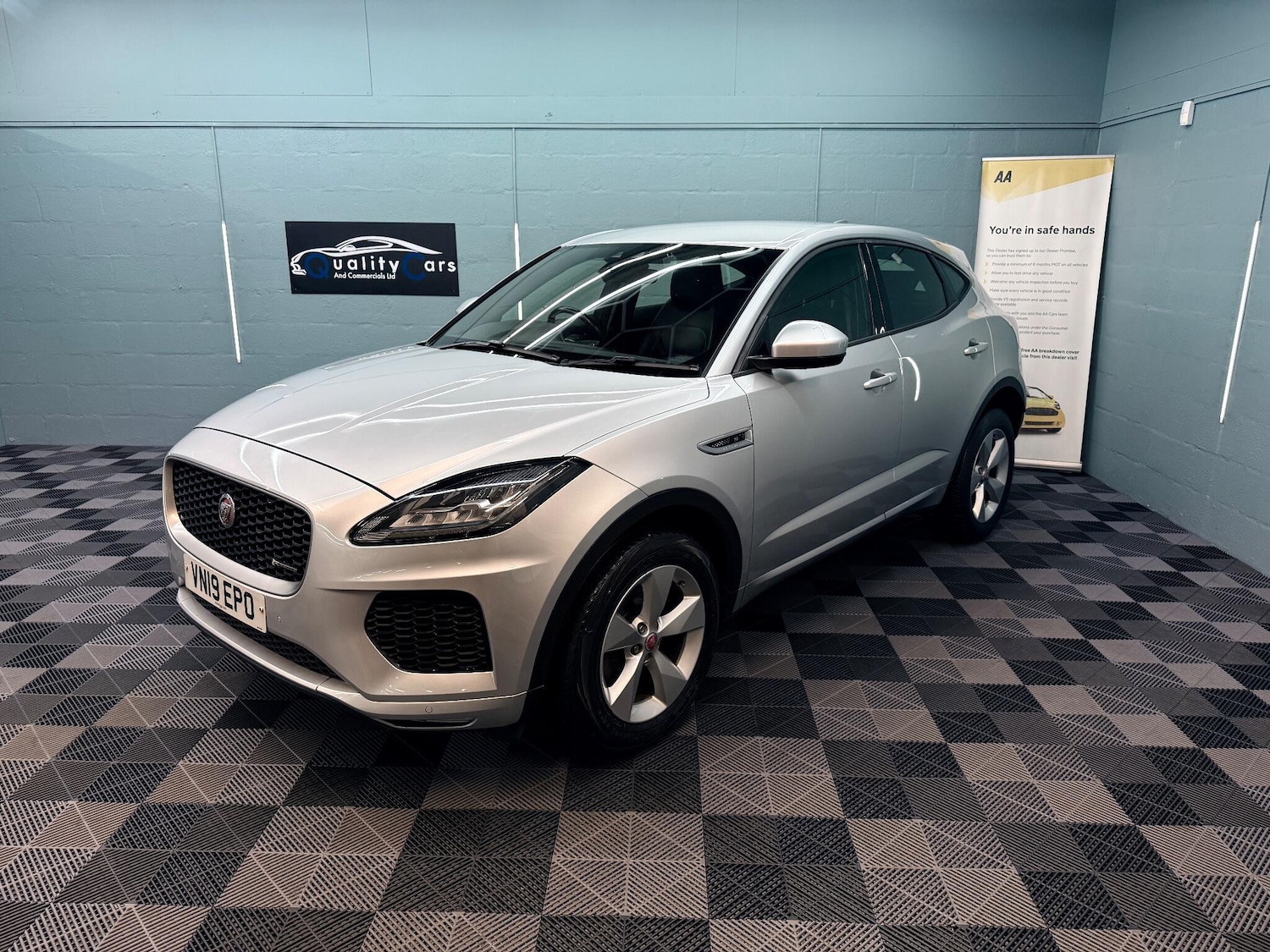 Used Jaguar E-Pace 2019 for sale - 76926960: Photo 5