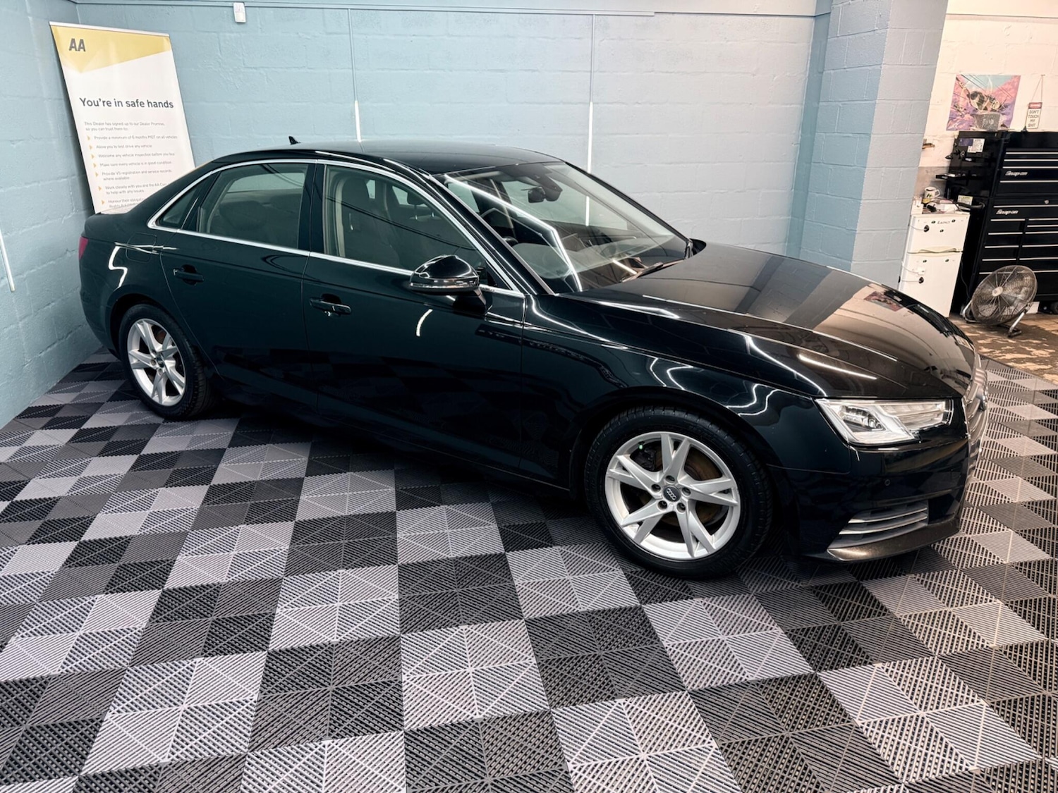 Used Audi A4 2017 for sale - 76927013: Photo 3