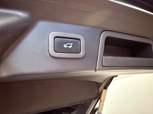 Used Land Rover Range Rover Velar 2019 for sale - 75493075: Photo 33