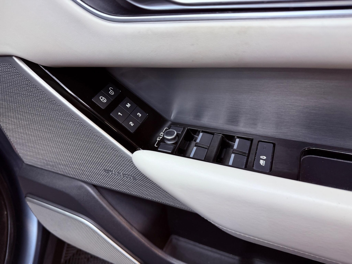 Used Land Rover Range Rover Velar 2019 for sale - 75493075: Photo 63