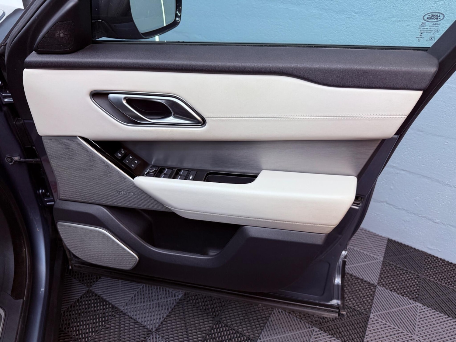 Used Land Rover Range Rover Velar 2019 for sale - 75493075: Photo 65