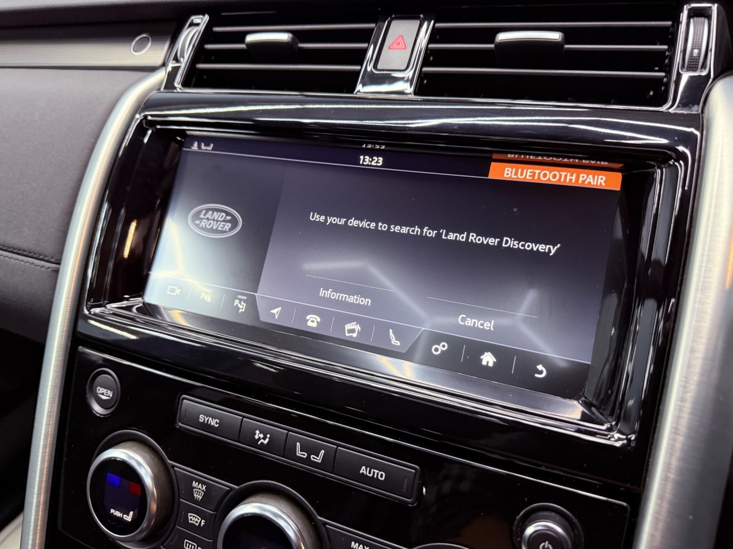 Used Land Rover Discovery 2018 for sale - 77395835: Photo 13