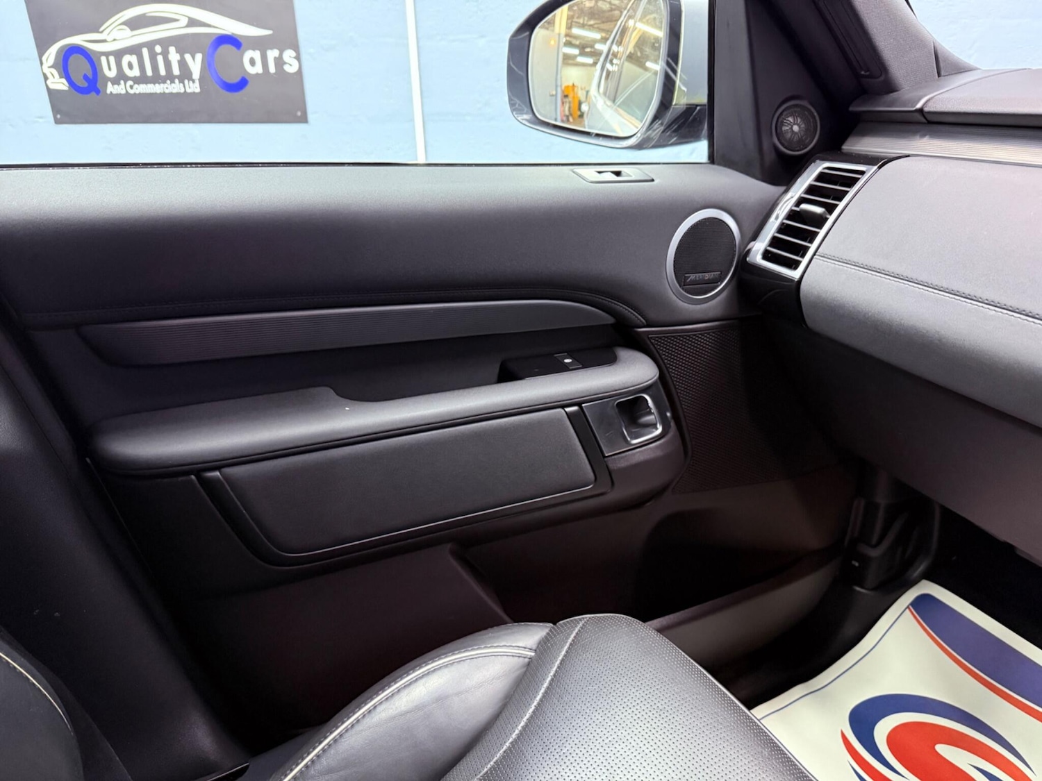 Used Land Rover Discovery 2018 for sale - 77395835: Photo 17