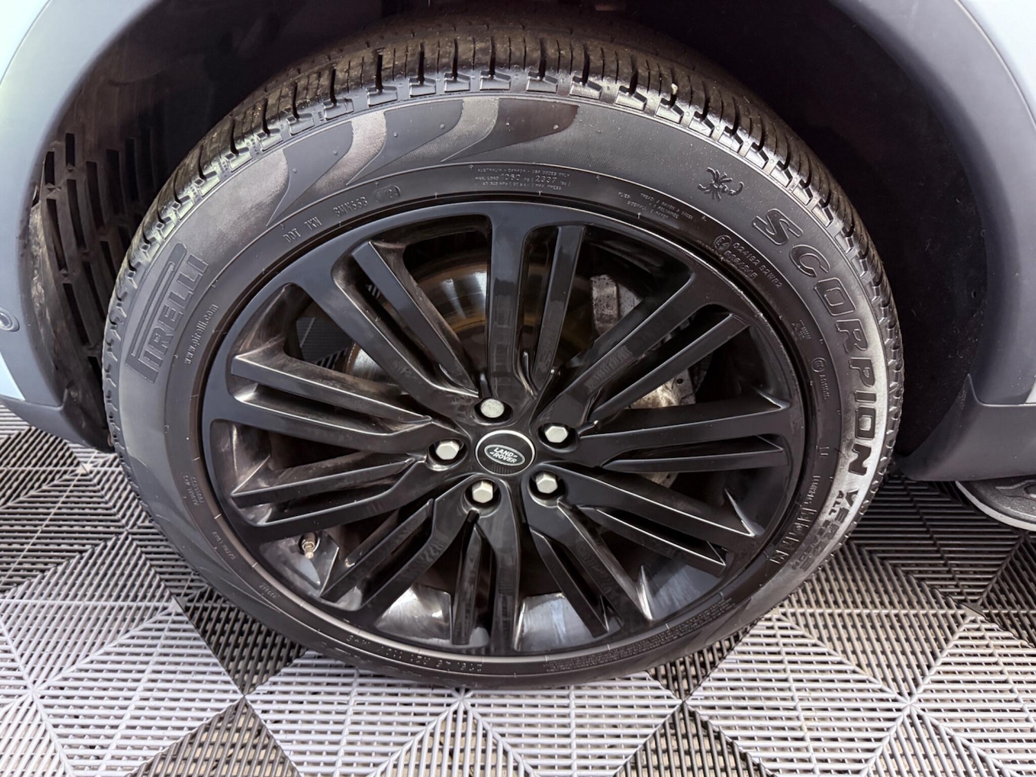 Used Land Rover Discovery 2018 for sale - 77395835: Photo 28