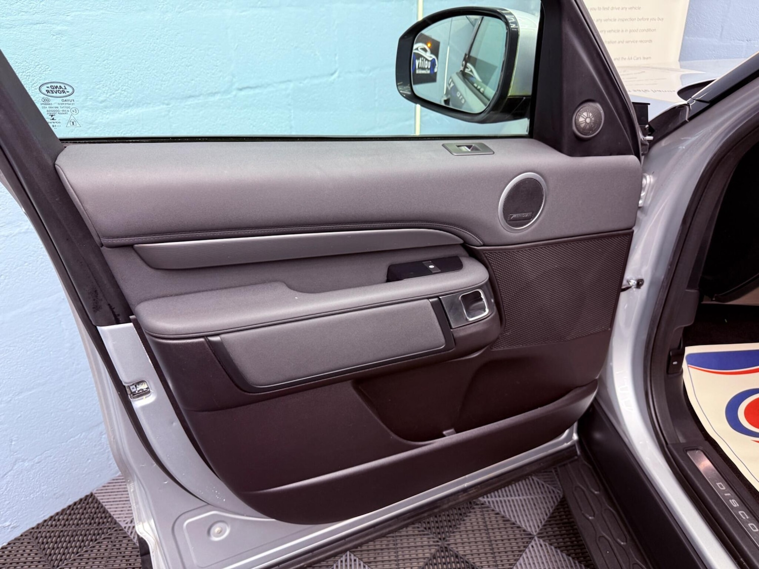 Used Land Rover Discovery 2018 for sale - 77395835: Photo 30