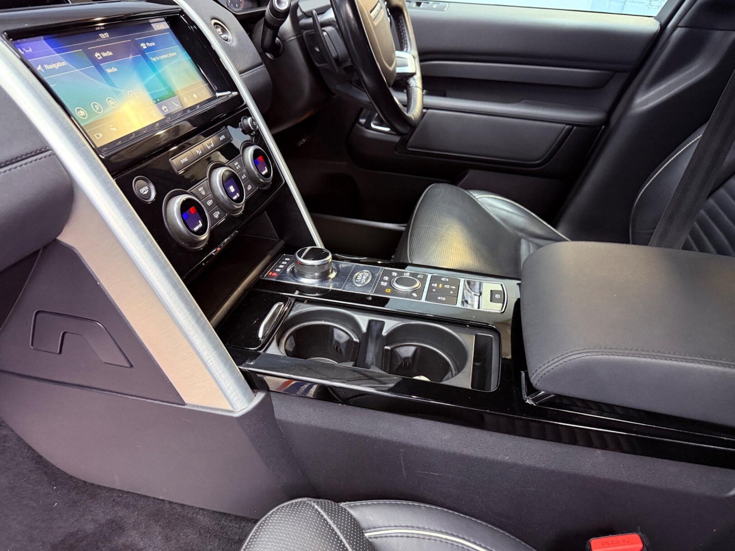 Used Land Rover Discovery 2018 for sale - 77395835: Photo 33