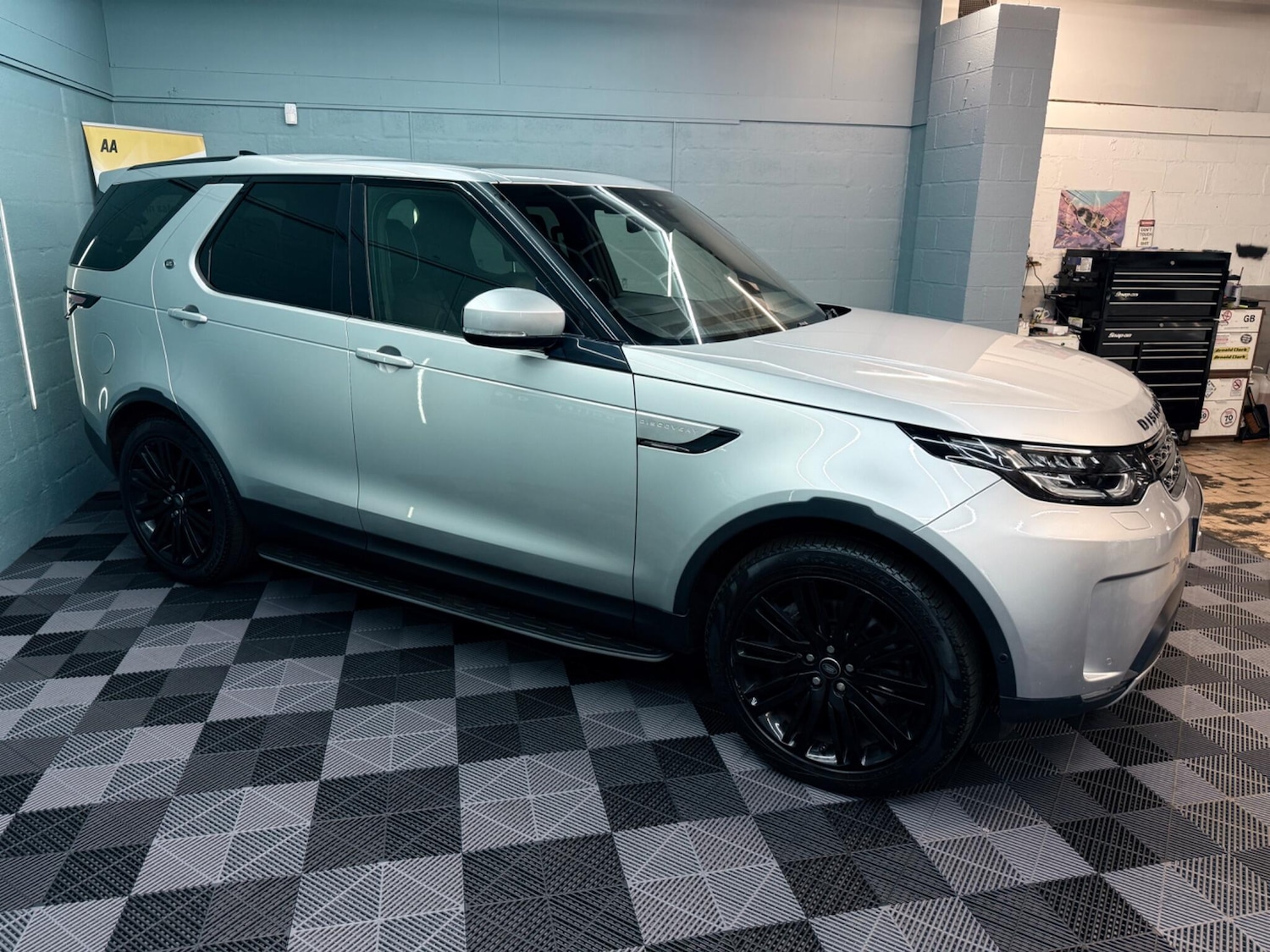 Used Land Rover Discovery 2018 for sale - 77395835: Photo 4