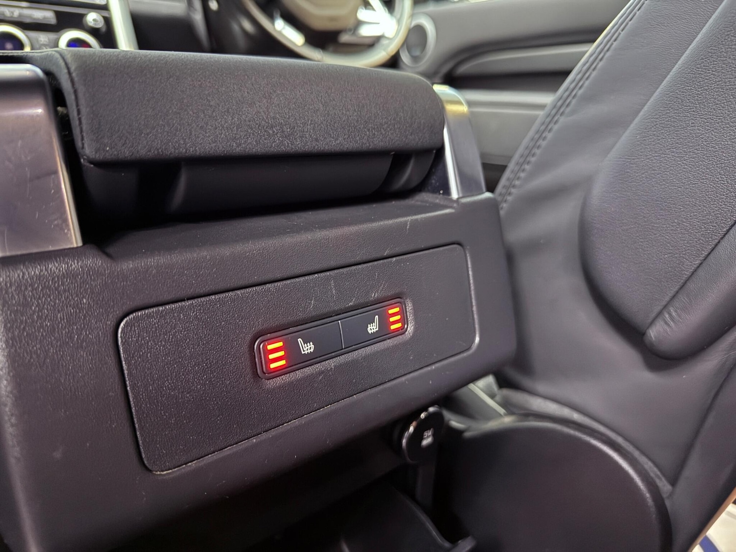 Used Land Rover Discovery 2018 for sale - 77395835: Photo 40