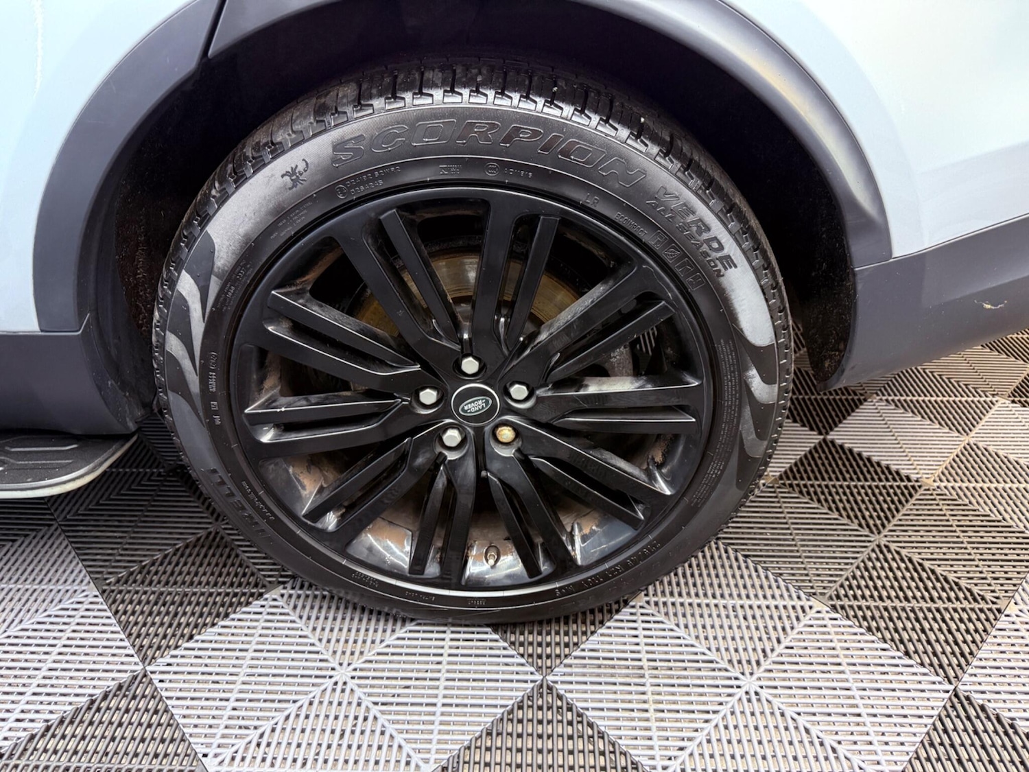 Used Land Rover Discovery 2018 for sale - 77395835: Photo 43