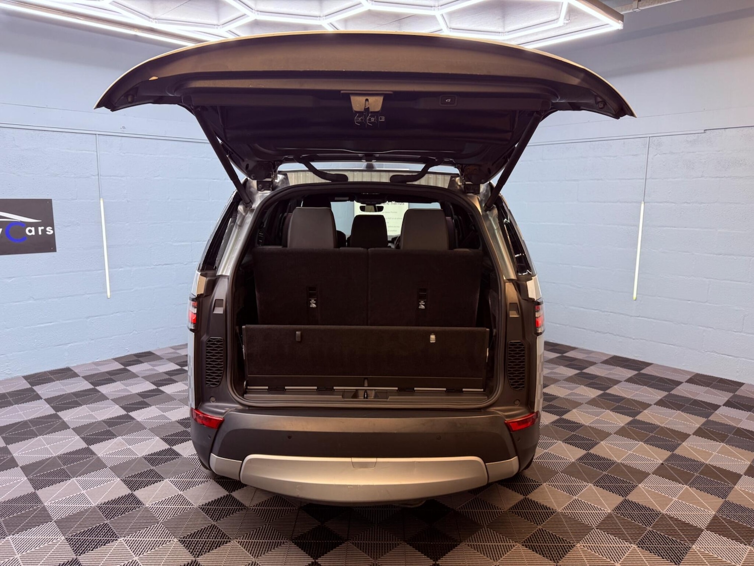 Used Land Rover Discovery 2018 for sale - 77395835: Photo 50