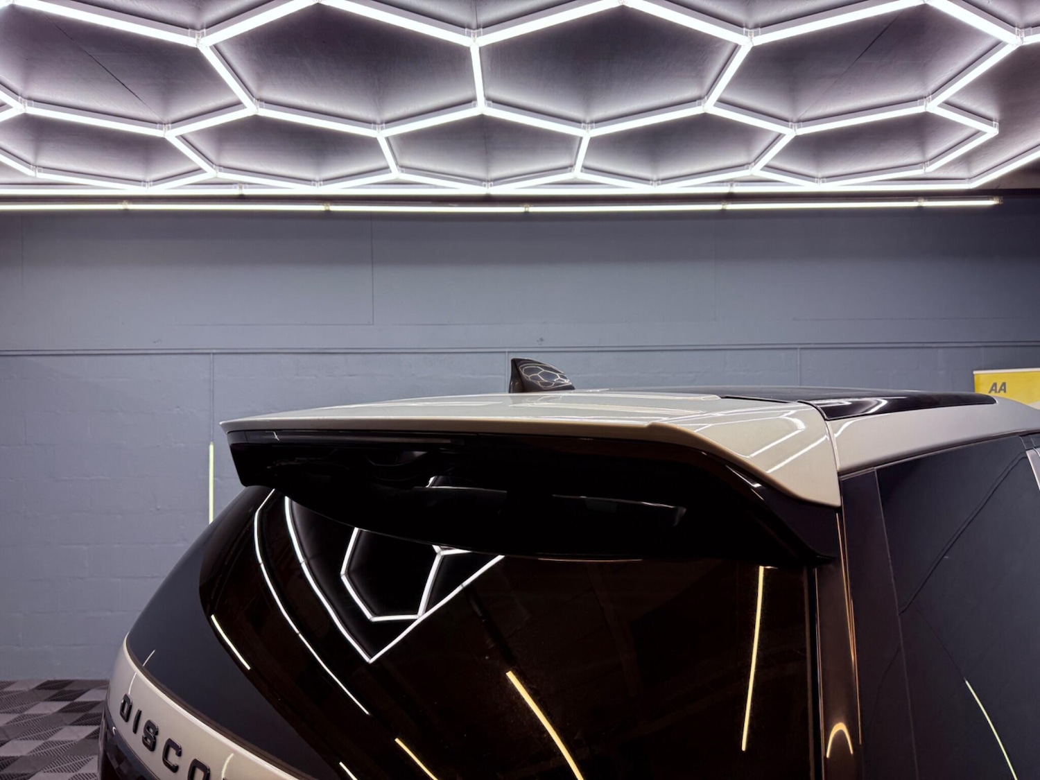 Used Land Rover Discovery 2018 for sale - 77395835: Photo 51