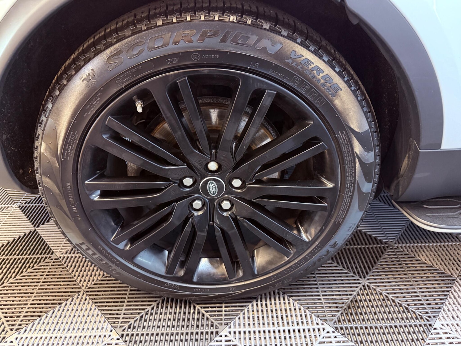 Used Land Rover Discovery 2018 for sale - 77395835: Photo 53