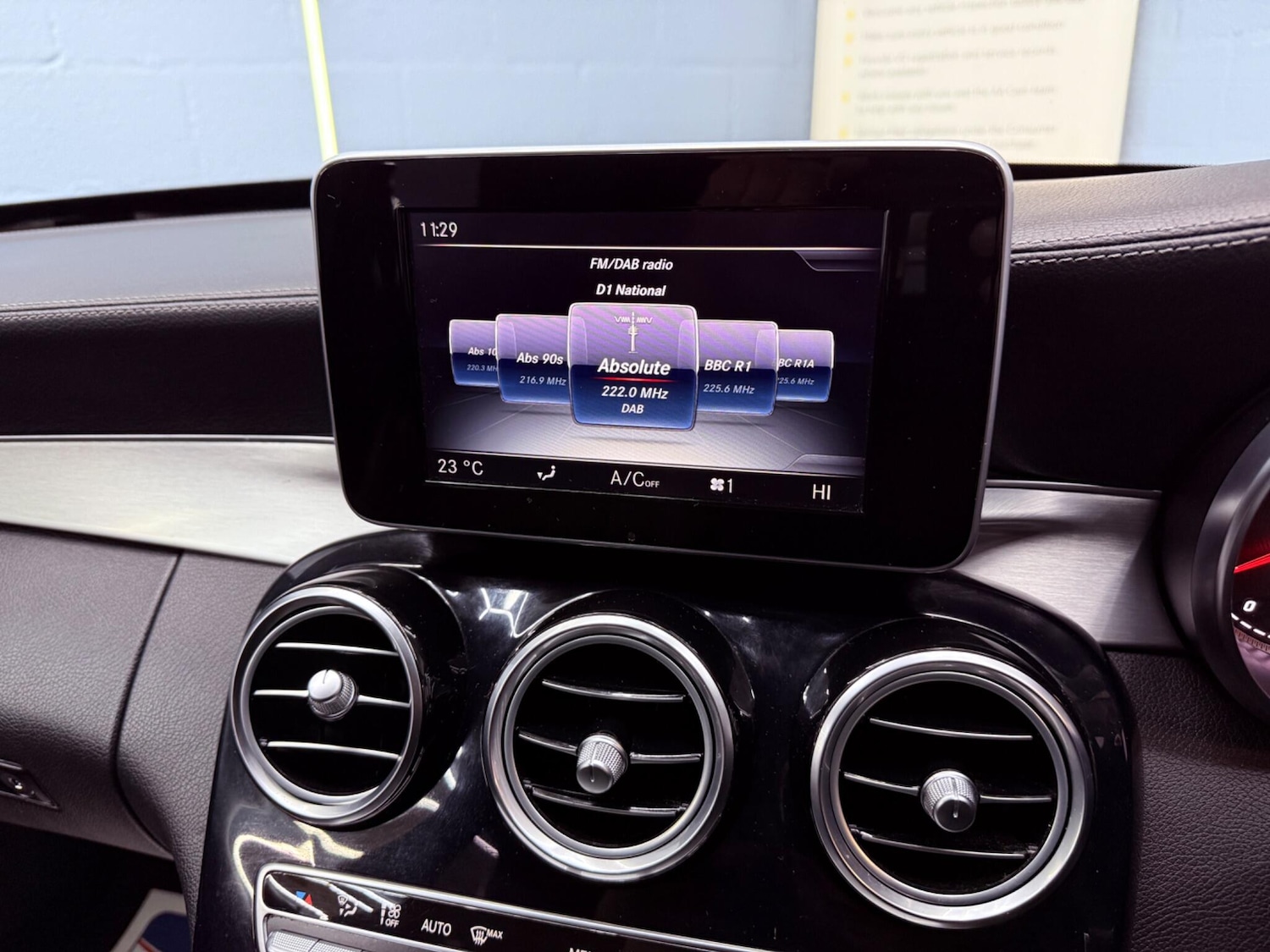 Used Mercedes-Benz C Class 2015 for sale - 77573953: Photo 15