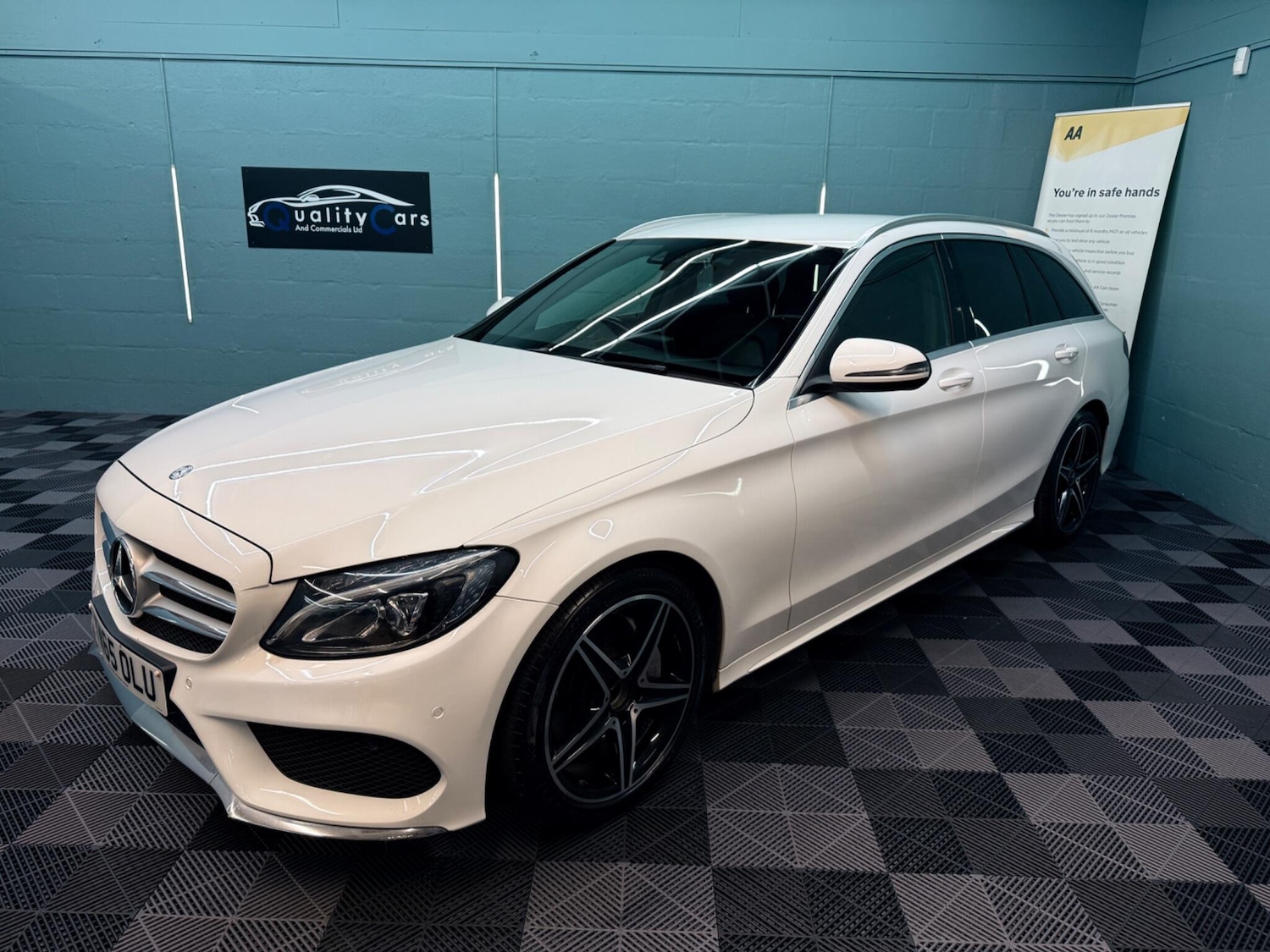 Used Mercedes-Benz C Class 2015 for sale - 77573953: Photo 2