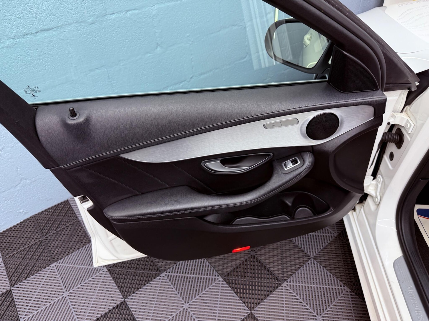 Used Mercedes-Benz C Class 2015 for sale - 77573953: Photo 25