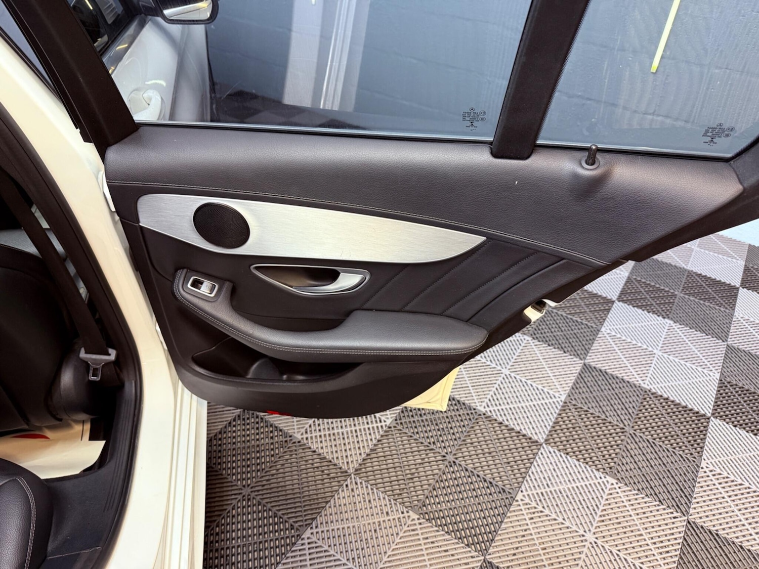 Used Mercedes-Benz C Class 2015 for sale - 77573953: Photo 41