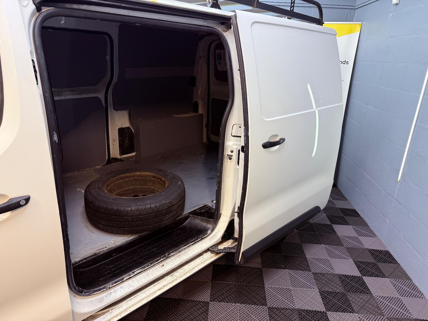 Used Vauxhall Vivaro 2019 for sale - 76671213: Photo 5