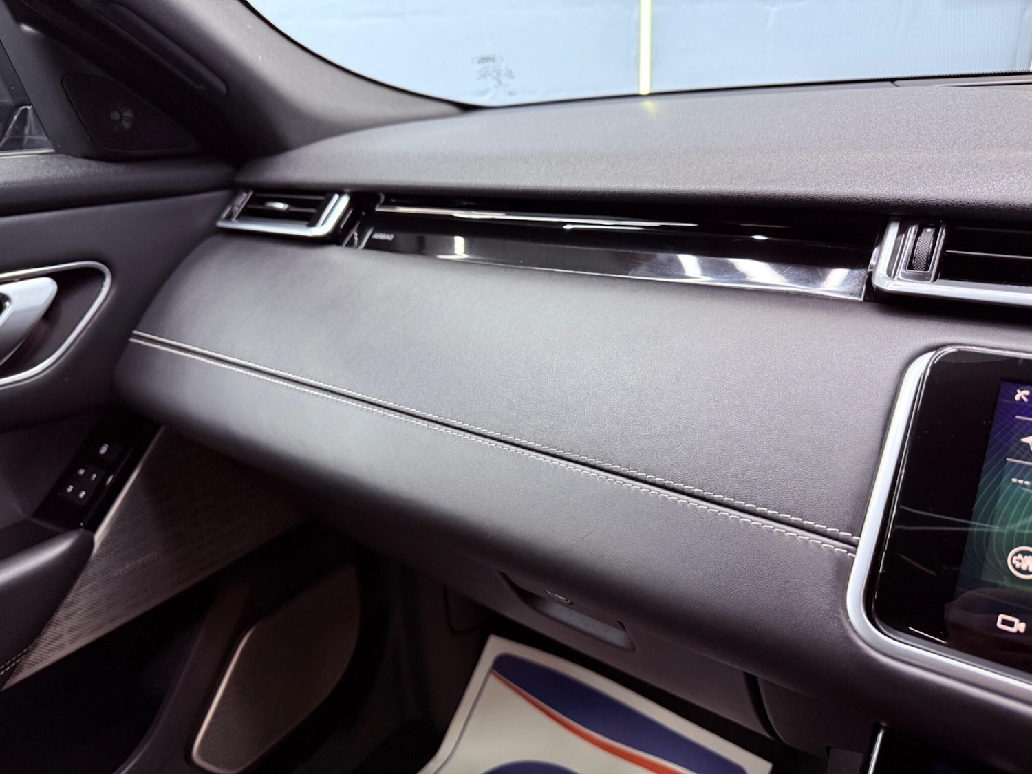 Used Land Rover Range Rover Velar 2017 for sale - 78204318: Photo 13