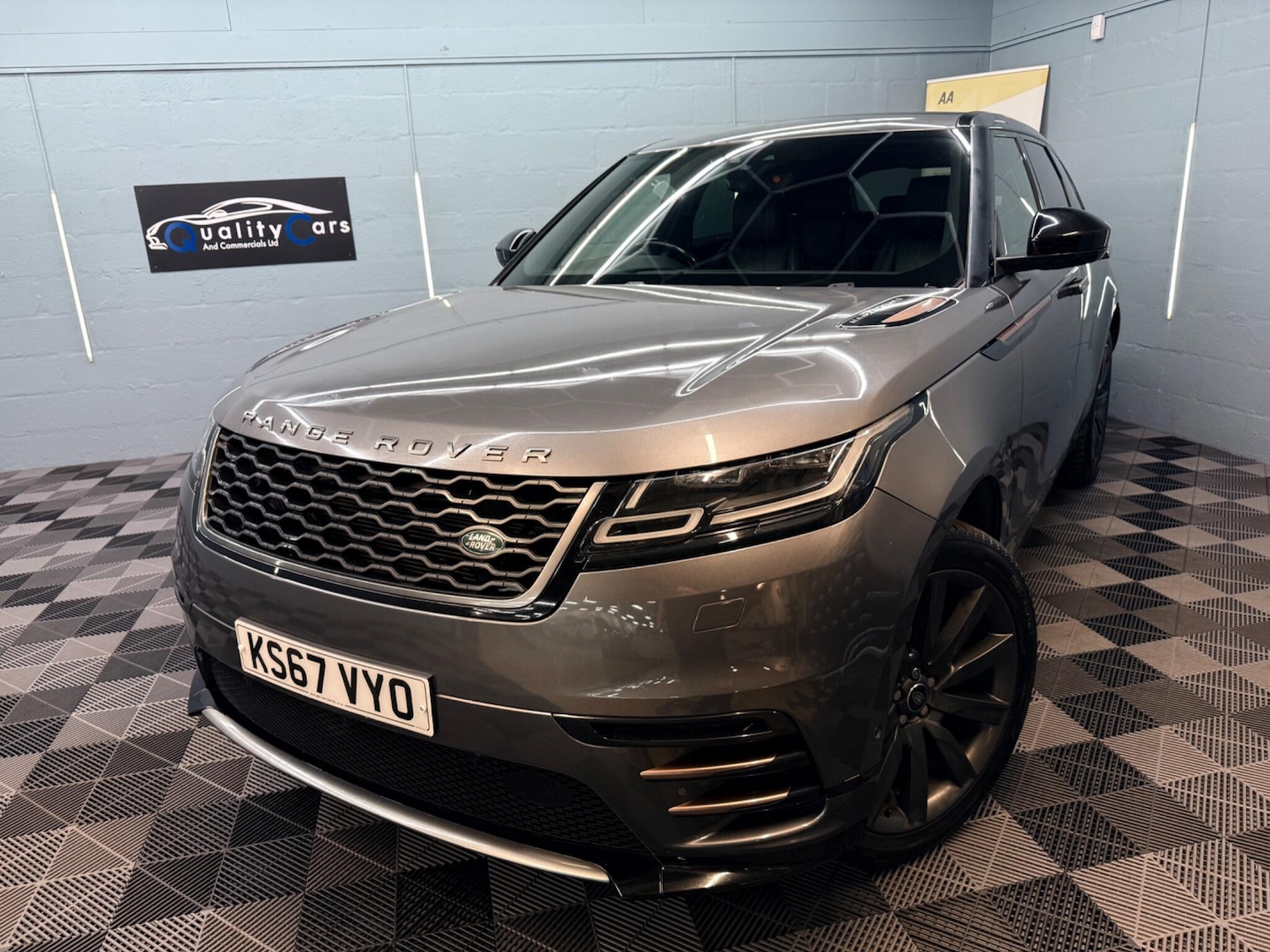 Used Land Rover Range Rover Velar 2017 for sale - 78204318: Photo 2