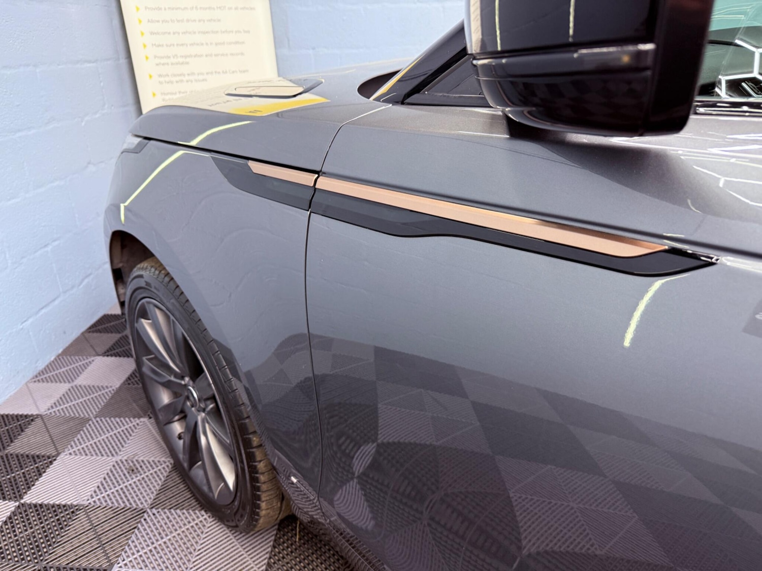 Used Land Rover Range Rover Velar 2017 for sale - 78204318: Photo 32