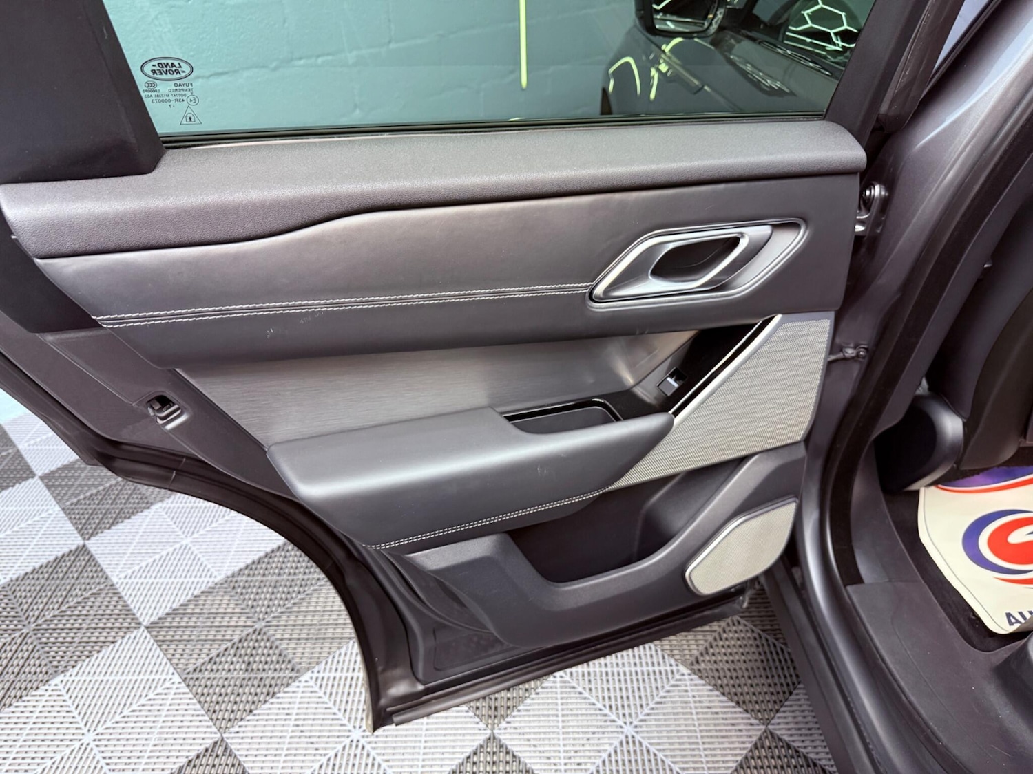 Used Land Rover Range Rover Velar 2017 for sale - 78204318: Photo 42