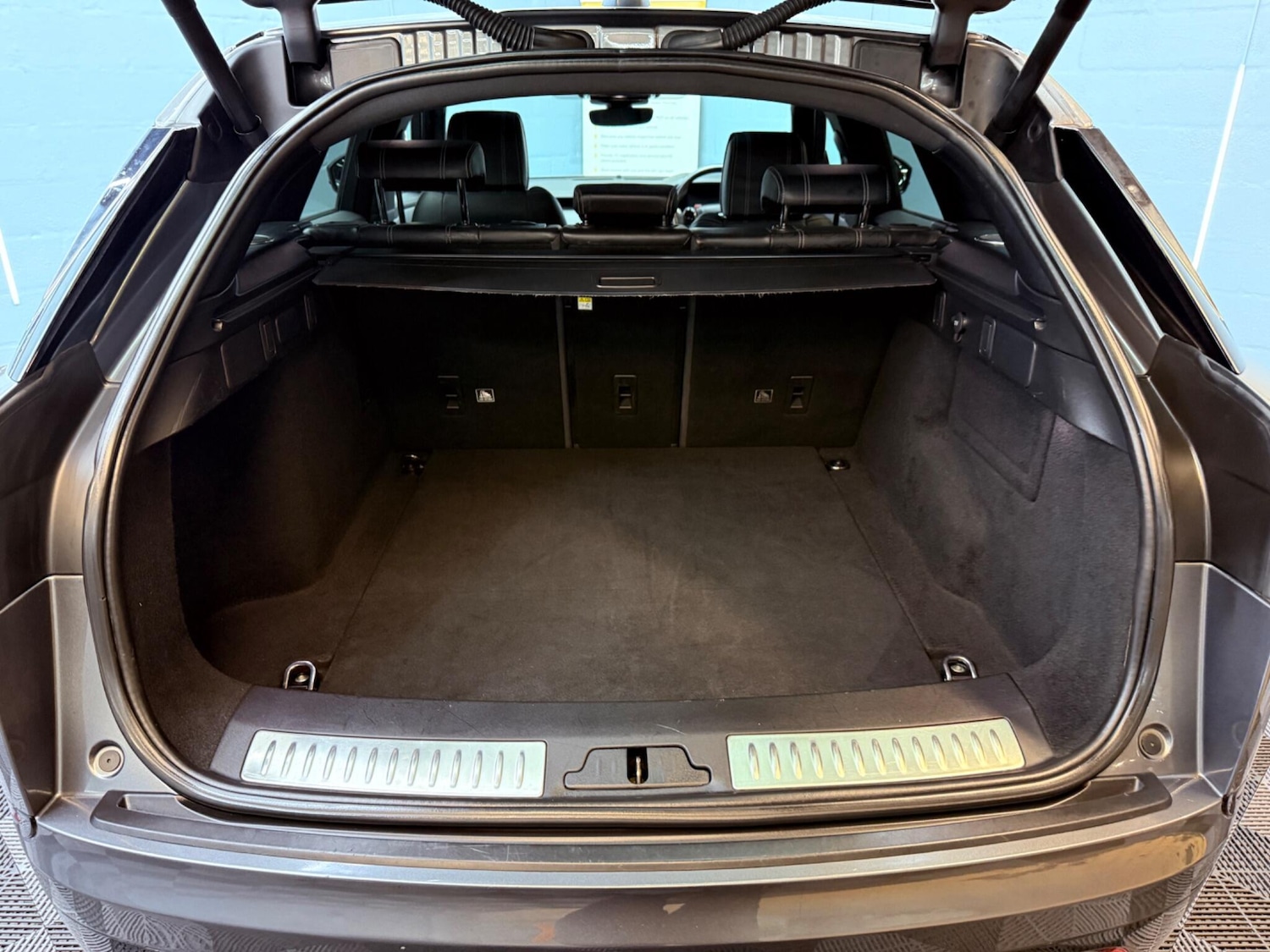 Used Land Rover Range Rover Velar 2017 for sale - 78204318: Photo 48