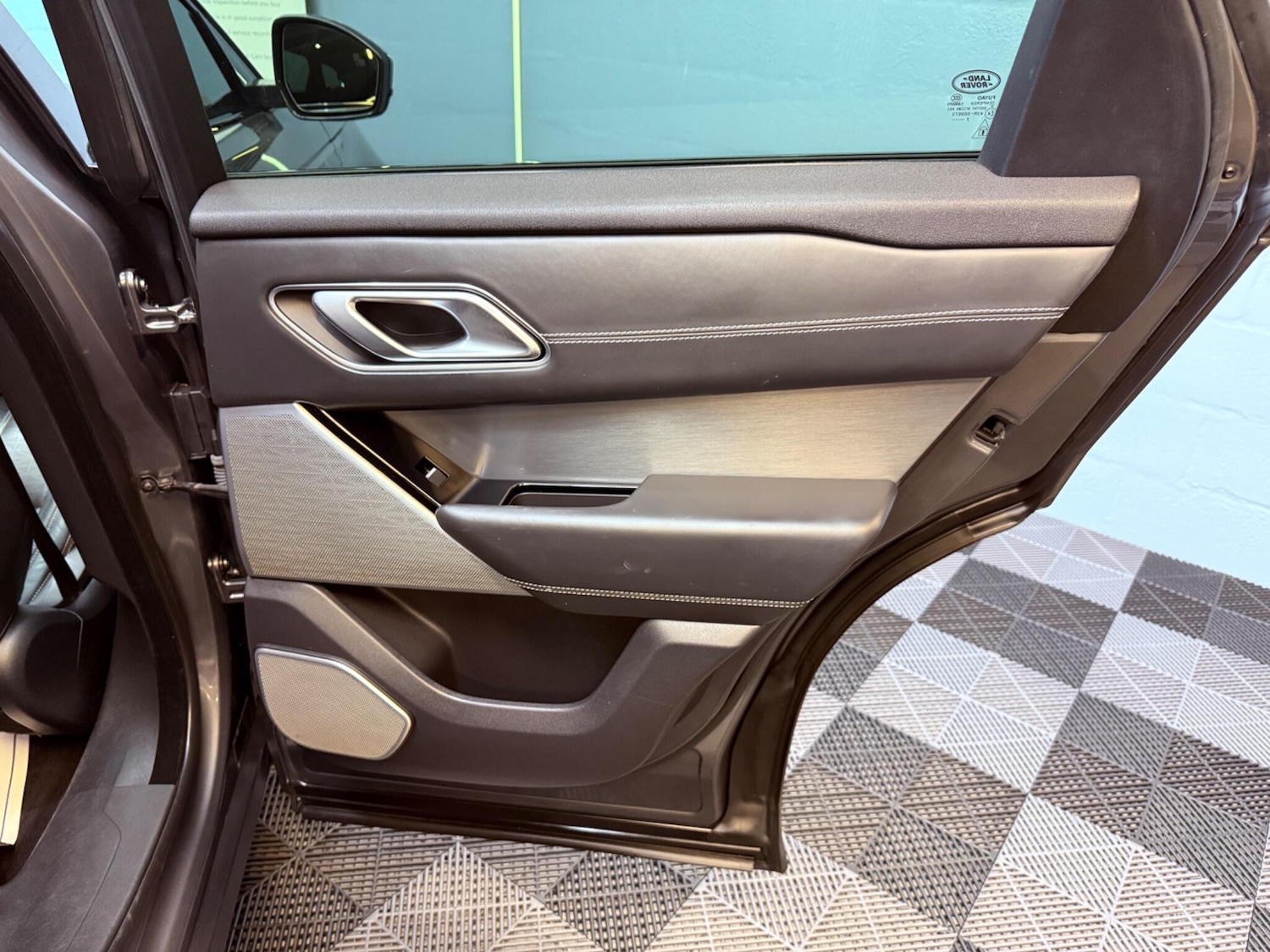 Used Land Rover Range Rover Velar 2017 for sale - 78204318: Photo 53