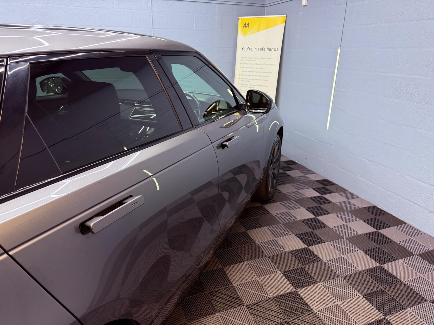 Used Land Rover Range Rover Velar 2017 for sale - 78204318: Photo 61