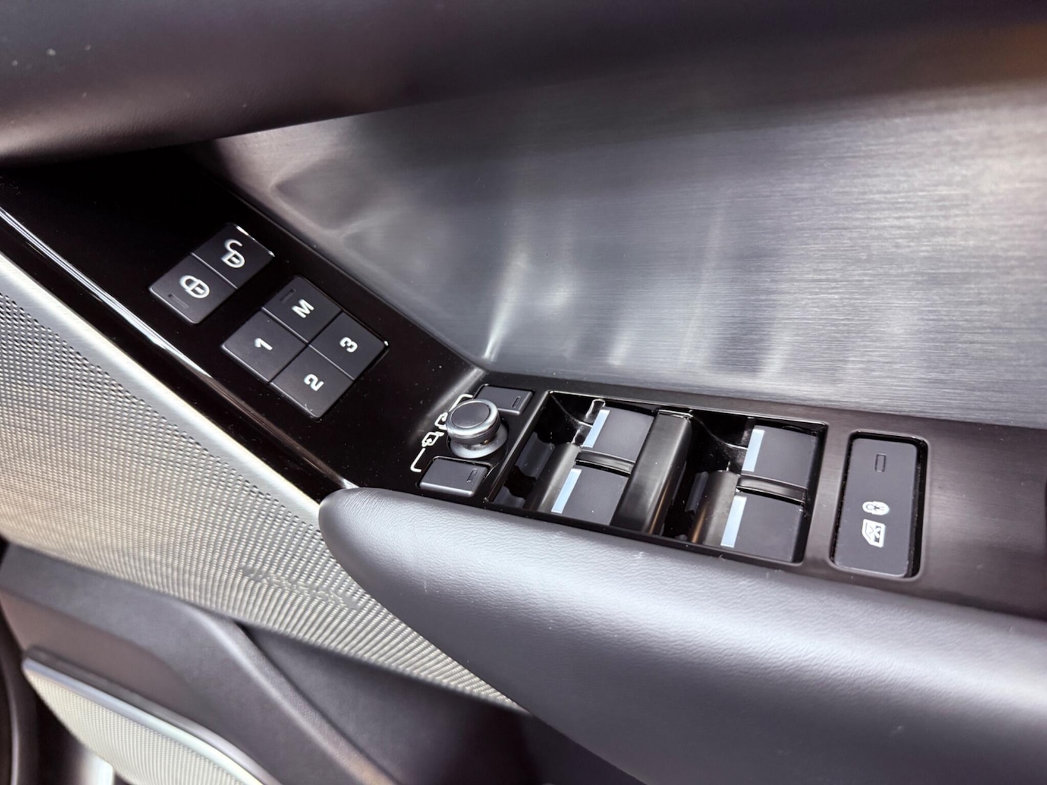 Used Land Rover Range Rover Velar 2017 for sale - 78204318: Photo 62