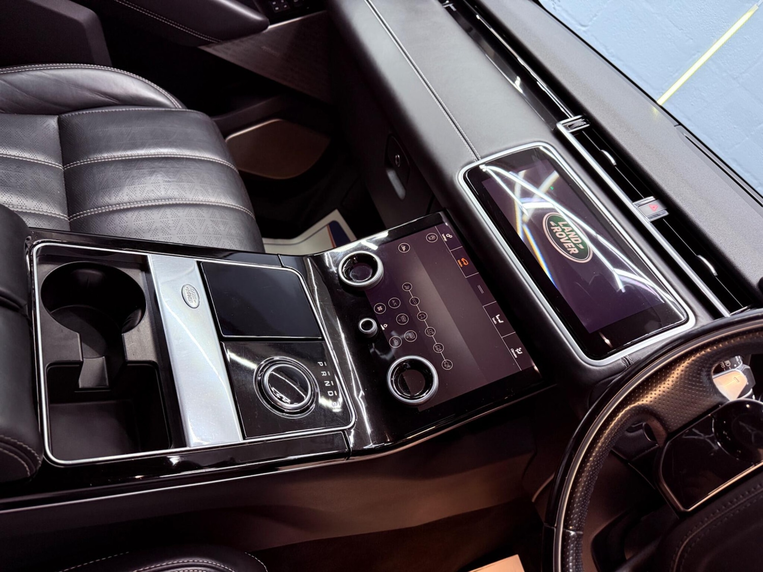 Used Land Rover Range Rover Velar 2017 for sale - 78204318: Photo 68