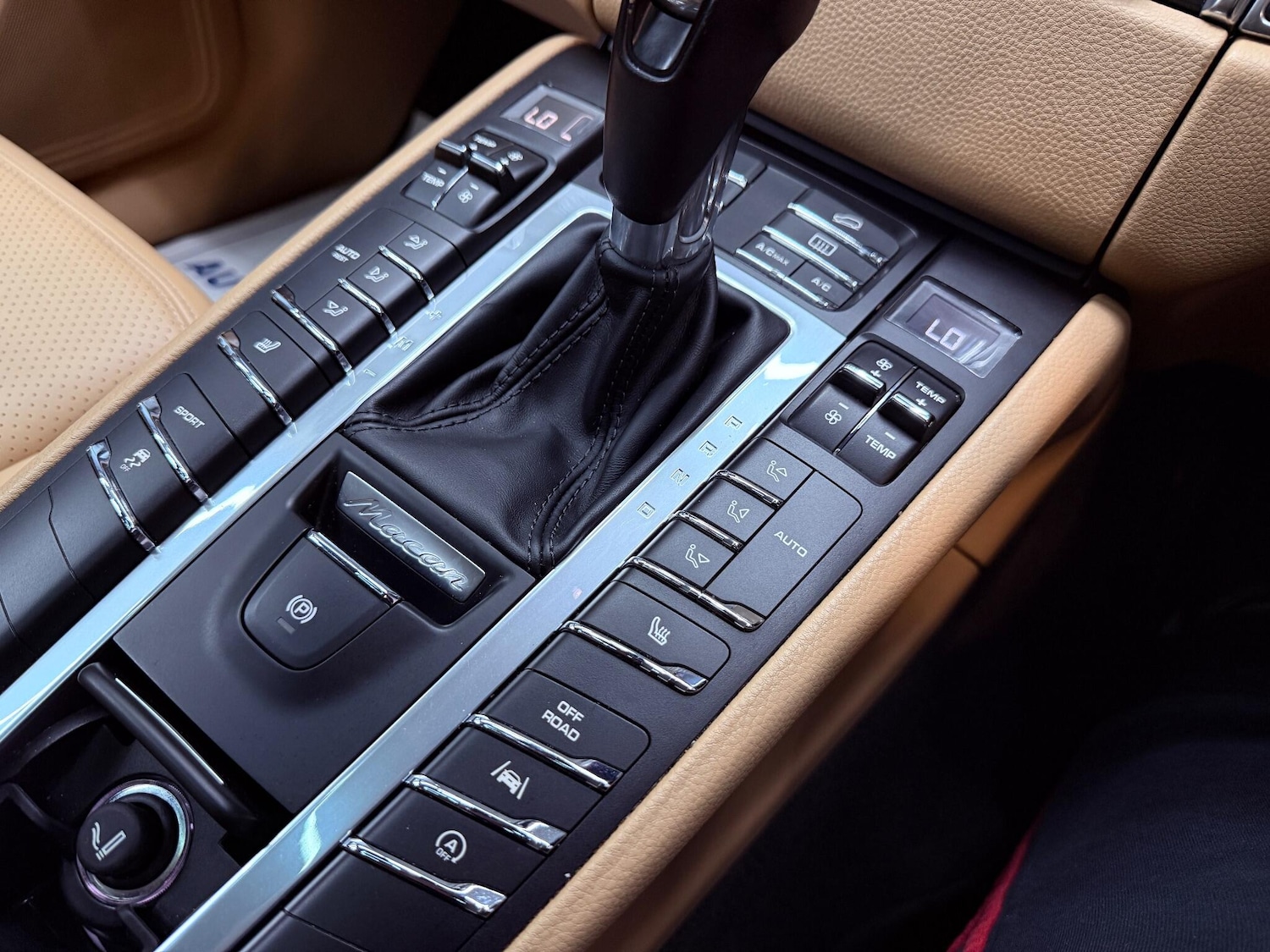 Used Porsche Macan 2017 for sale - 76671601: Photo 25