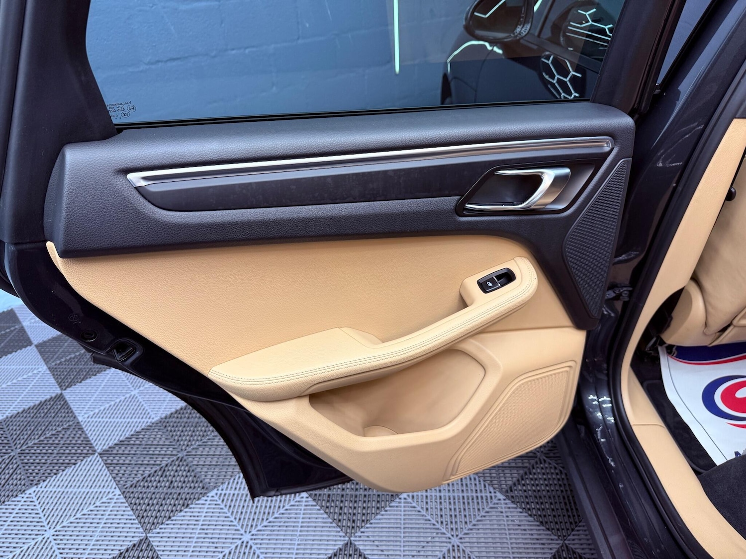 Used Porsche Macan 2017 for sale - 76671601: Photo 43