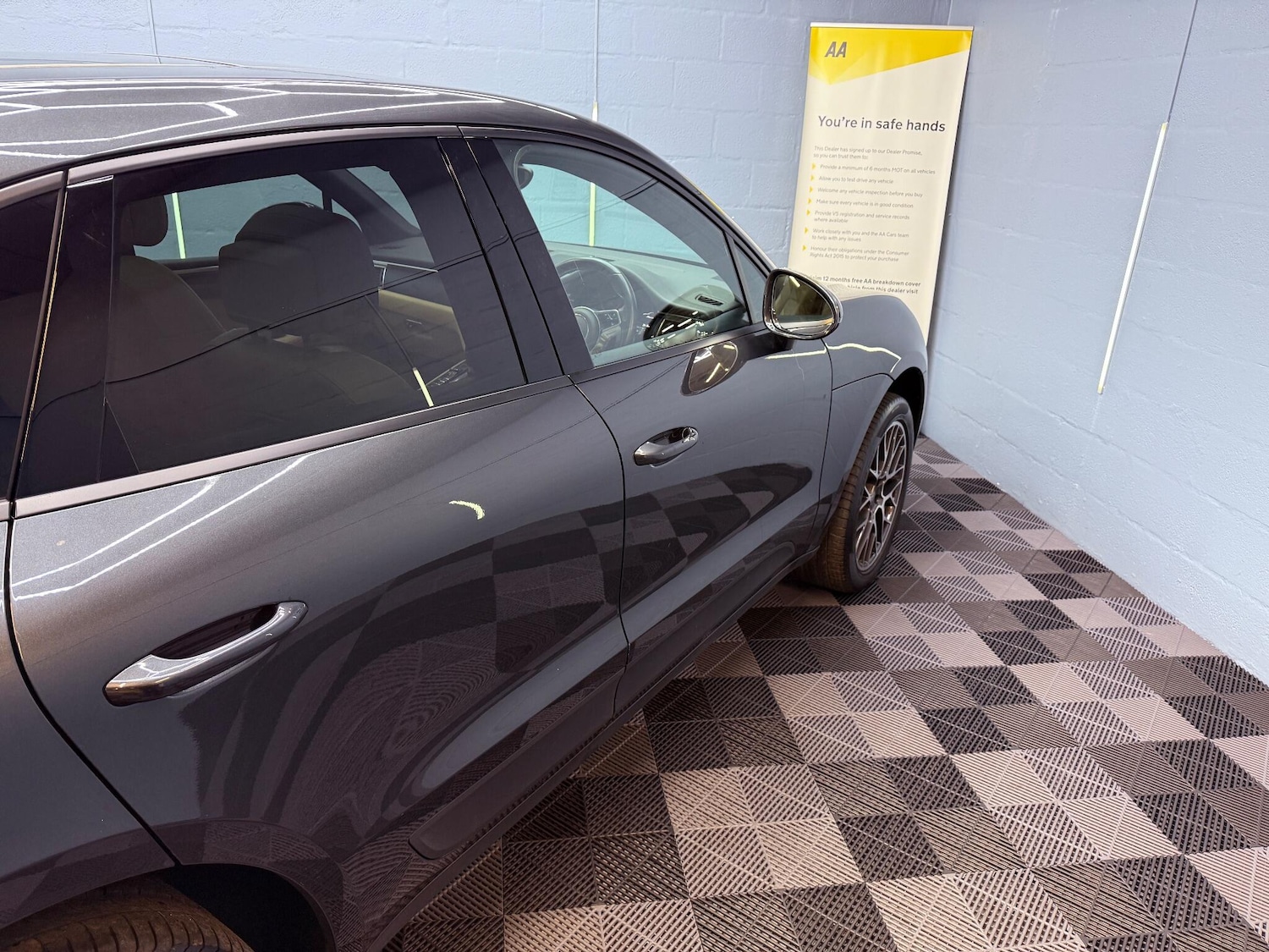 Used Porsche Macan 2017 for sale - 76671601: Photo 63