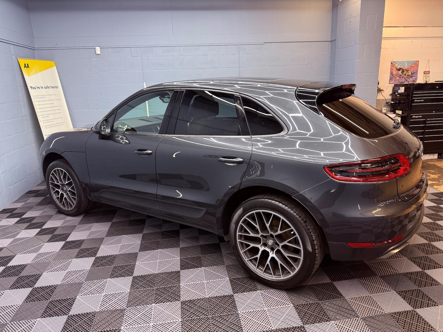 Used Porsche Macan 2017 for sale - 76671601: Photo 75
