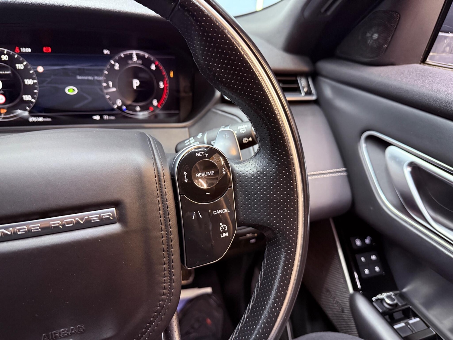 Used Land Rover Range Rover Velar 2018 for sale - 77229220: Photo 24