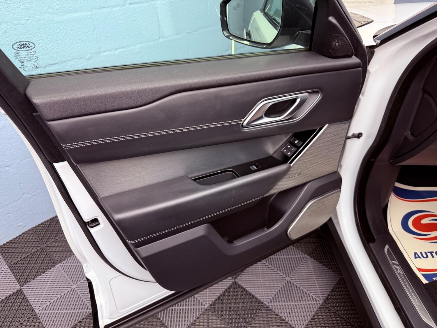 Used Land Rover Range Rover Velar 2018 for sale - 77229220: Photo 31