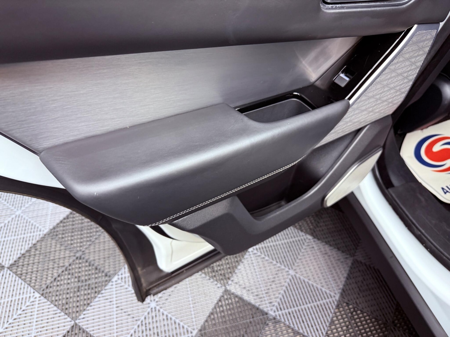 Used Land Rover Range Rover Velar 2018 for sale - 77229220: Photo 38