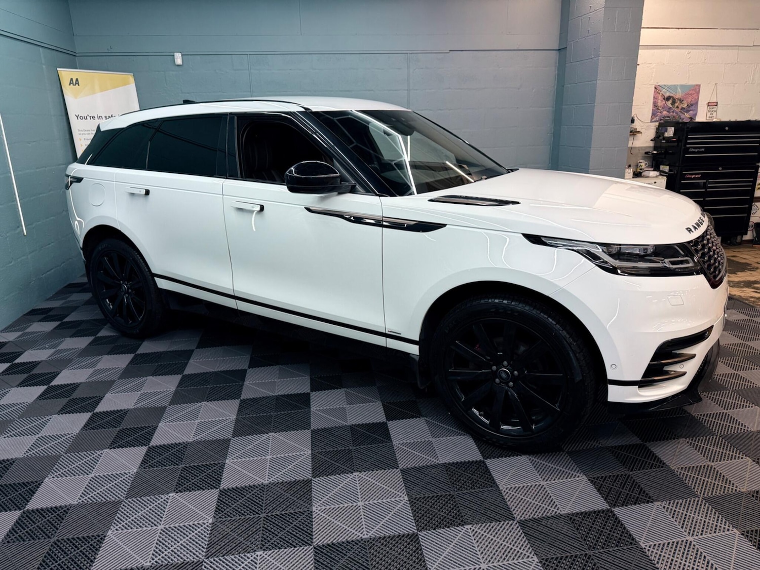 Used Land Rover Range Rover Velar 2018 for sale - 77229220: Photo 4