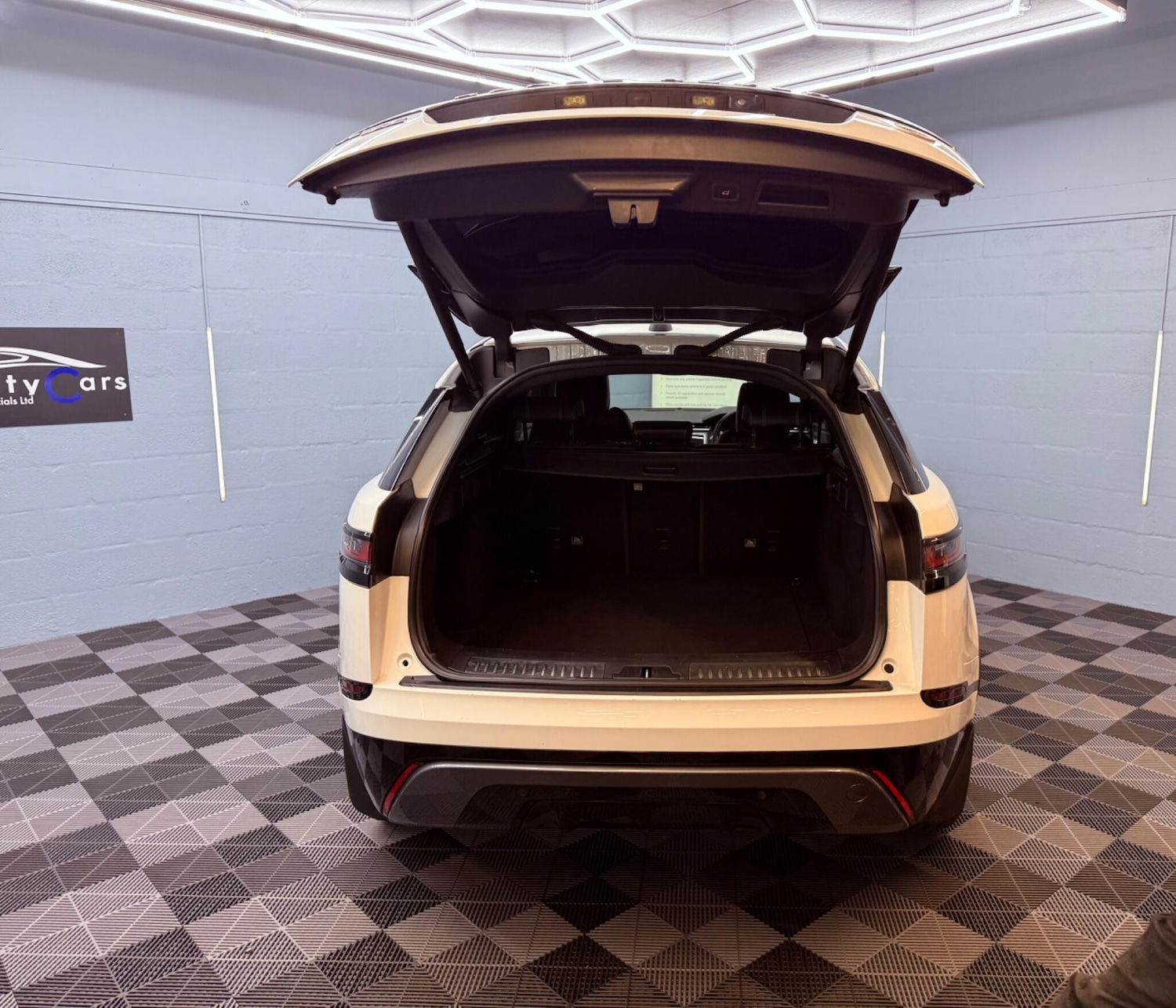 Used Land Rover Range Rover Velar 2018 for sale - 77229220: Photo 44